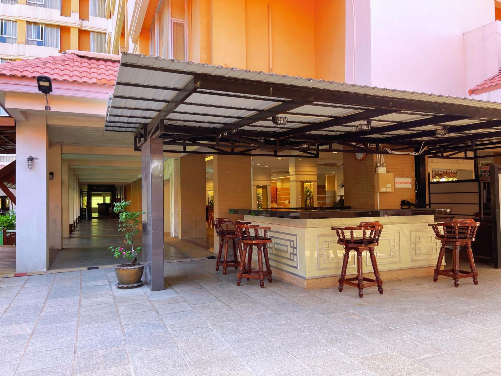 Eastern Grand Palace Pattaya Exterior photo